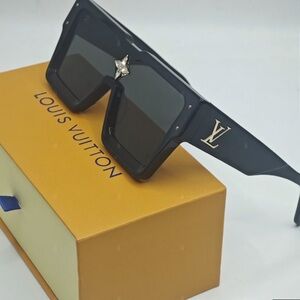 Louis Vuitton Black Designer Sunglasses: Crystal Detail